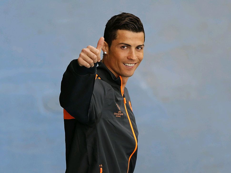 天降神兵，埃斯皮诺替补登场后即在底线附近攻入神仙球制胜（埃斯皮诺替补上阵，底线神仙球一锤定音）