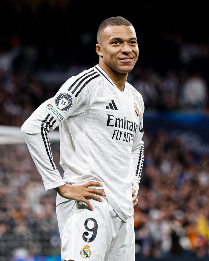 迪马济奥：卢卡库今天恢复合练，为8月份受伤以来首次（迪马济奥：卢卡库今日参加球队合练，这是他自8月伤停以来首次）