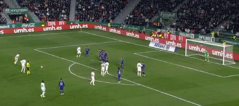 经纪人：因西涅仍配得上高水平联赛，拉齐奥对他感兴趣（经纪人称因西涅仍具顶级联赛竞争力，拉齐奥有意引进）