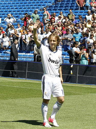 芝加哥公牛球员诺亚·埃森格因伤报销，NBA生涯受挫，发展联盟表现亮眼，未来仍有潜力。（公牛诺亚·埃森格因伤赛季报销：NBA受挫，发展联盟高光，前景仍被看好）